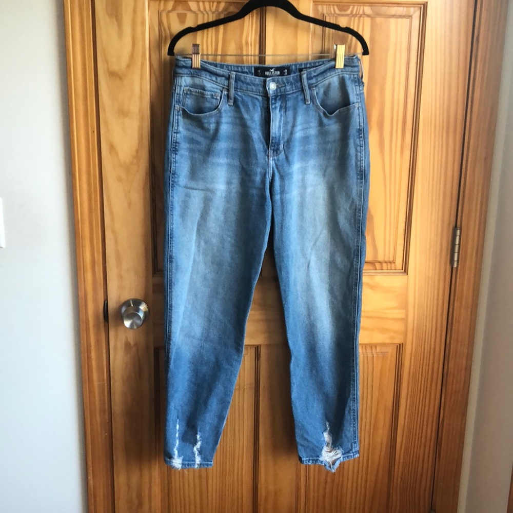 Hollister Ultra High Rise Mom Jeans size 11